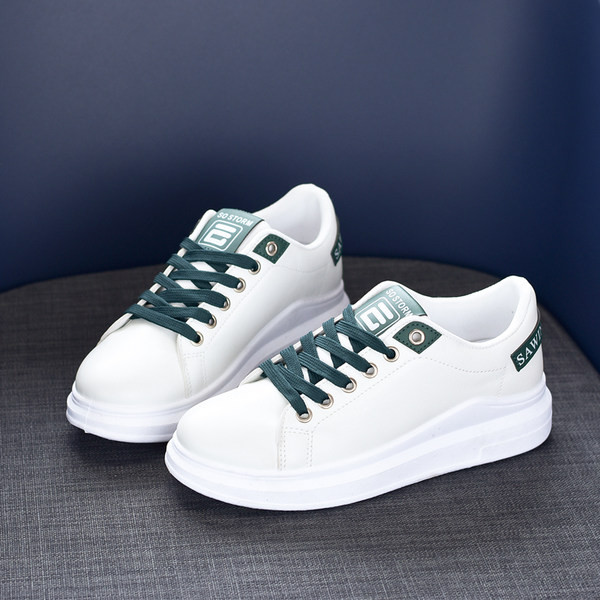 Naiste tossud kõrge tallakirja ja värviliste lipsudega