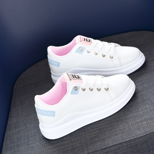 Naiste tossud kõrge tallakirja ja värviliste lipsudega