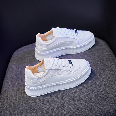 Uus valge paksu tallaga naiste tossude mudel