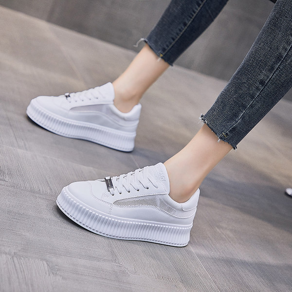 Uus valge paksu tallaga naiste tossude mudel