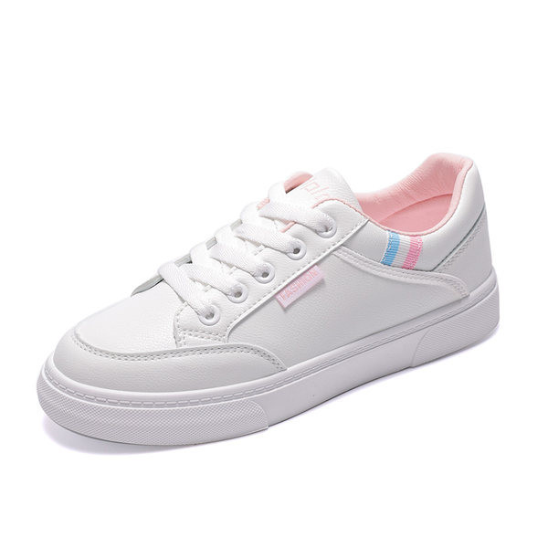 Suveks sobivad valged naiste tossud lameda tallaga