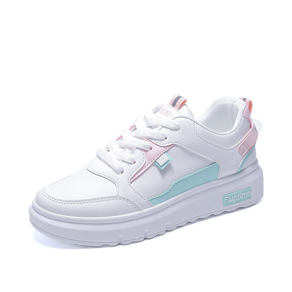 Ležerne ženske tenisice s ravnim potplatom u bijeloj boji