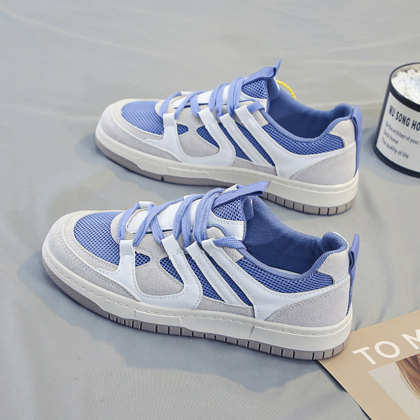 Sieviešu sporta kedas ar šņorēm un plakanu zoli - trīs krāsas