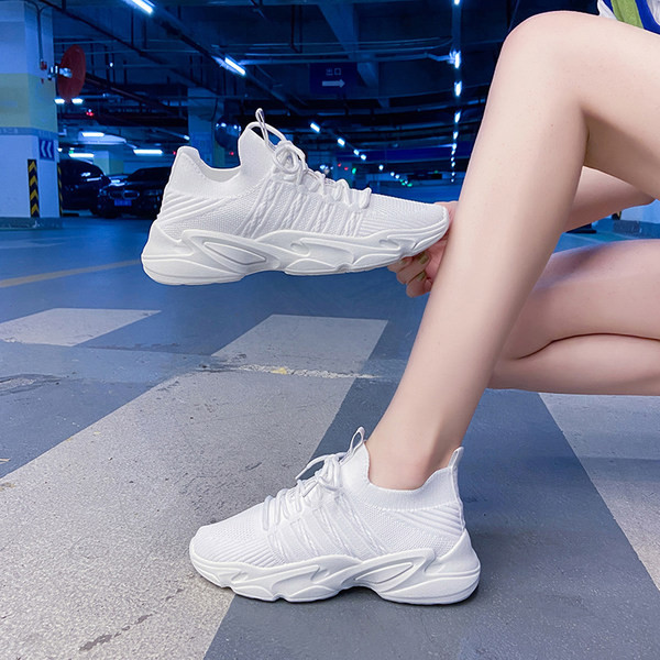 Igapäevased embleemiga hingavad tossud