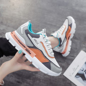 Kolmes värvitoonis kirja ja paeltega naiste tossud