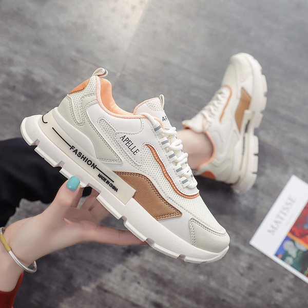 Kolmes värvitoonis kirja ja paeltega naiste tossud