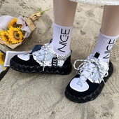 Γυναικεία πάνινα παπούτσια με απλικέ και επίπεδη σόλα