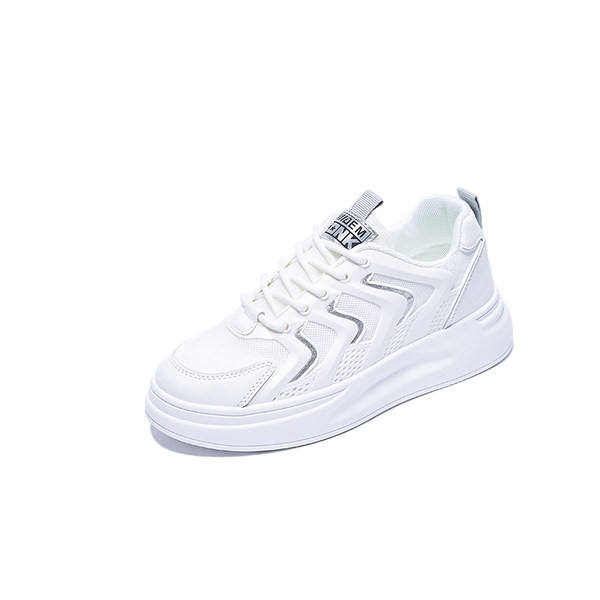 Jauns sieviešu kedu modelis tīrā modelī ar mežģīnēm un plakanu zoli