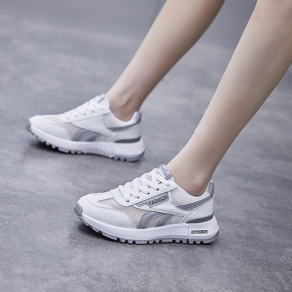 Mugava talla ja võrkkangaga naiste vabaaja tossud