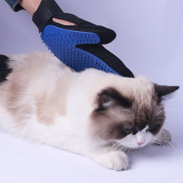 Ръкавица за разресване на домашни любимци