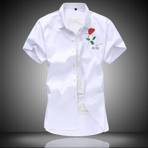 Модерна мъжка риза с различни апликации