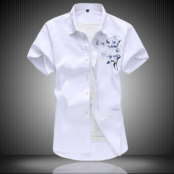 Модерна мъжка риза с различни апликации