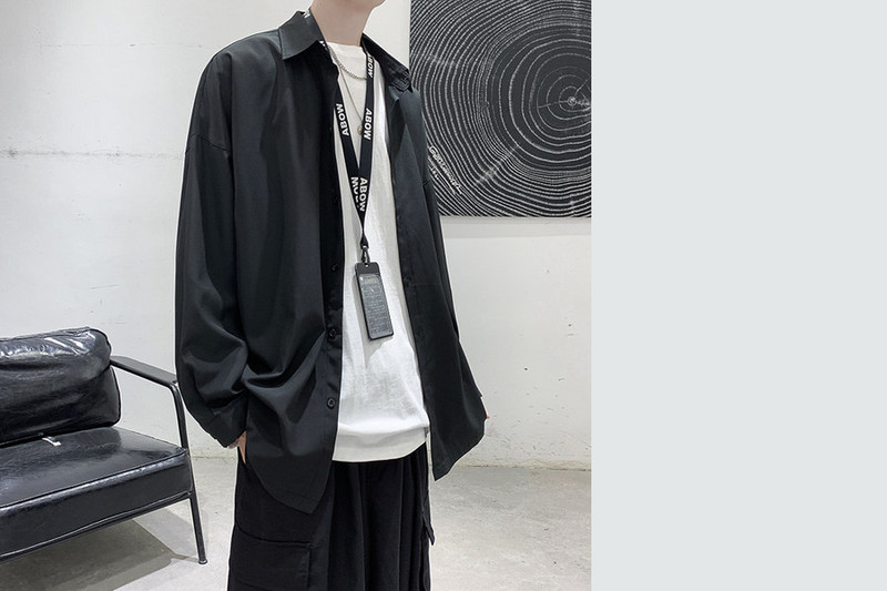 Мъжка сатенена риза с дълъг ръкав и копчета 