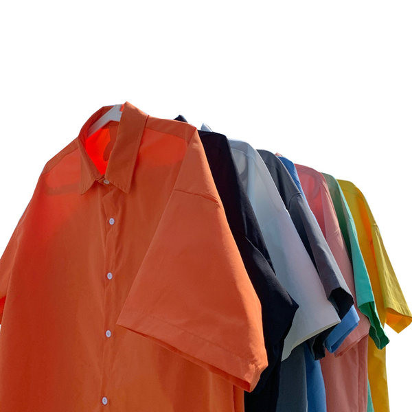 Едноцветна мъжка риза изчистен модел