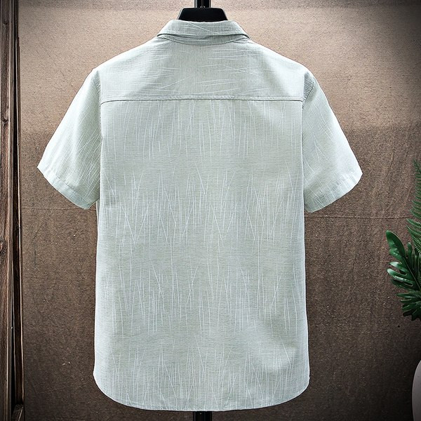 Изчистен модел мъжка риза с къс ръкав