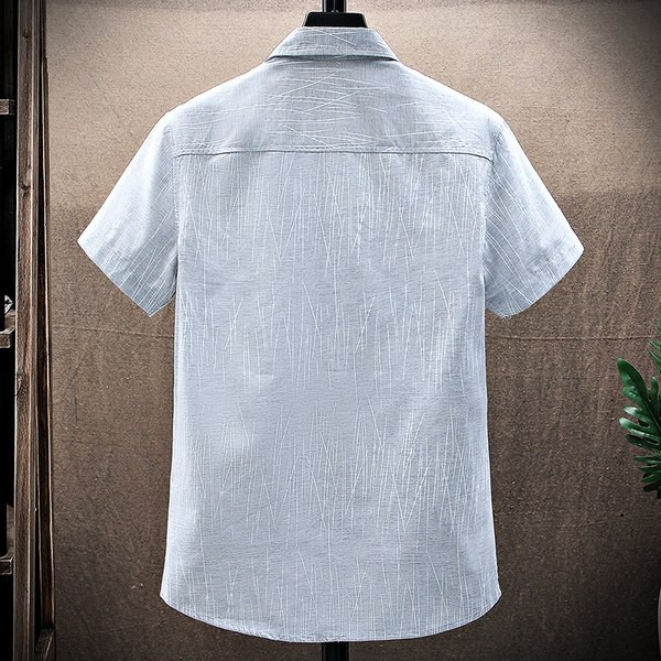 Изчистен модел мъжка риза с къс ръкав