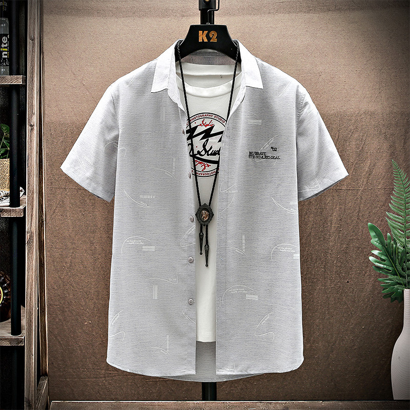 Изчистен модел мъжка риза с къс ръкав