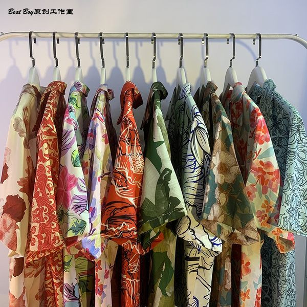 Многоцветна мъжка риза с флорален десен и джоб