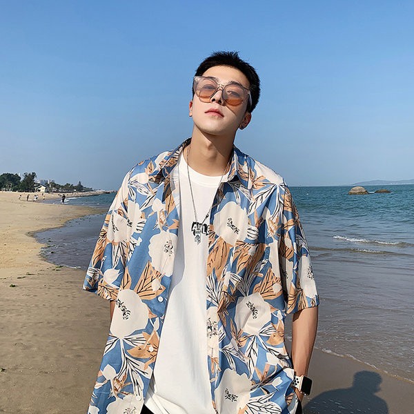 Мъжка риза с къси ръкави в хавайски стил