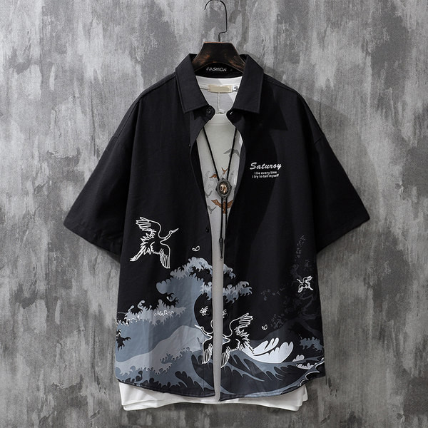 Мъжка риза с класическа яка с копчета в черен и бял цвят 