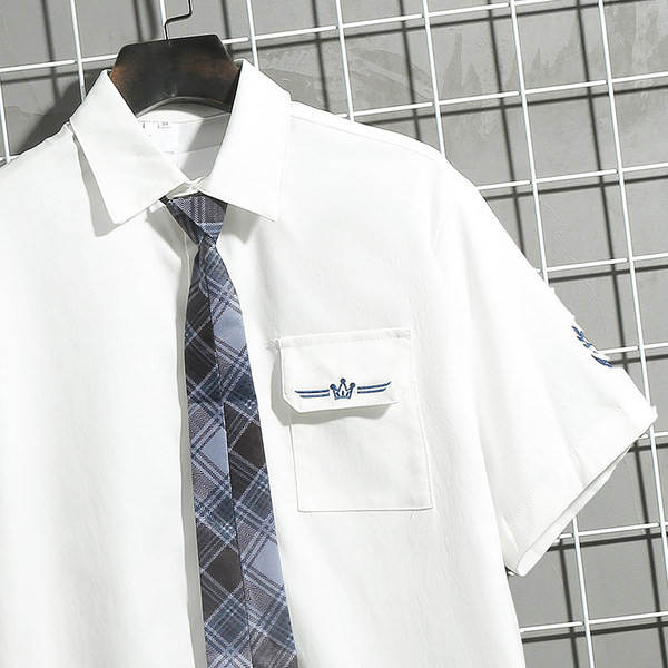 Мъжка риза с класическа яка в бял цвят 