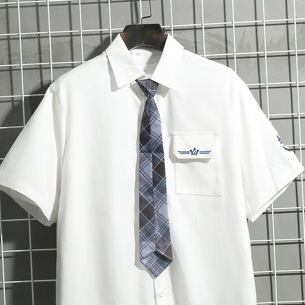 Мъжка риза с класическа яка в бял цвят 