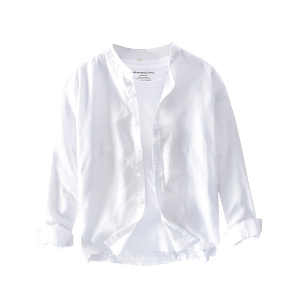 Изчистен модел мъжка риза, подходяща за пролетта и лятото с ниска яка и копчета