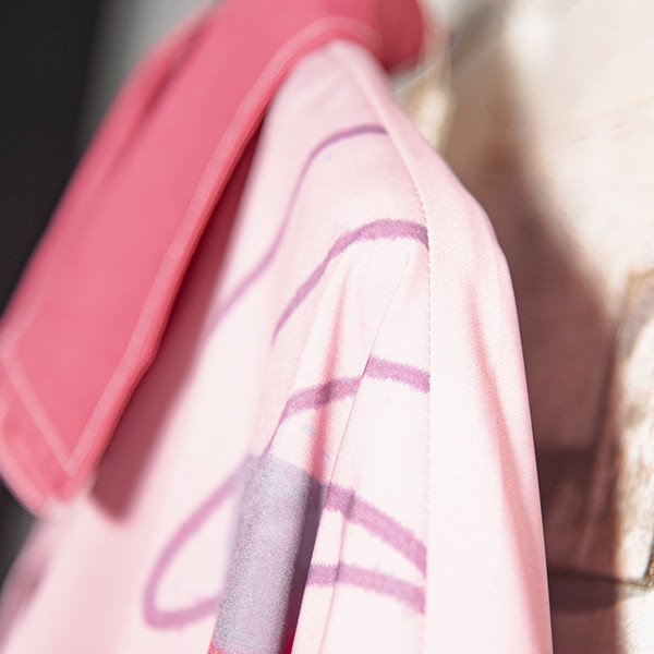 Модерна мъжка риза с класическа яка-свободен модел