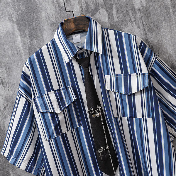 Мъжка раирана риза с джобове и класическа яка в син цвят 