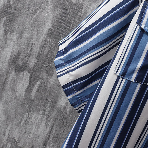 Мъжка раирана риза с джобове и класическа яка в син цвят 