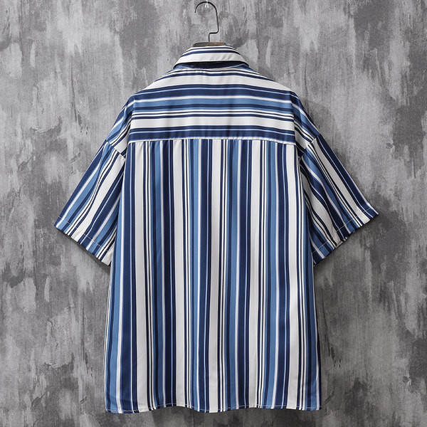 Мъжка раирана риза с джобове и класическа яка в син цвят 