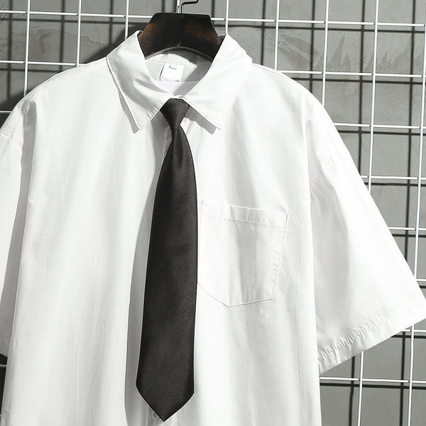 Изчистен модел мъжка риза с къс ръкав в два цвята