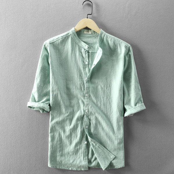 Лятна едноцветна риза с регулиращи се ръкави