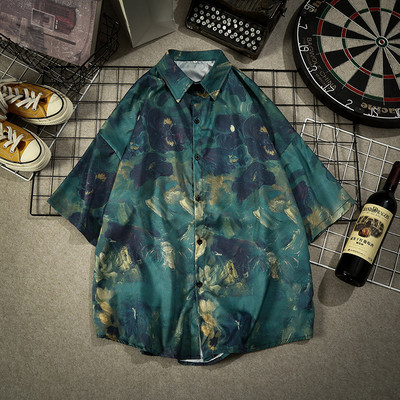 Мъжка риза широк модел с класическа яка и копчета