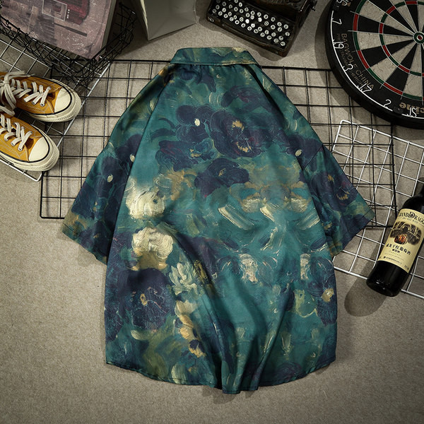 Мъжка риза широк модел с класическа яка и копчета