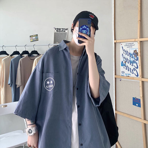 Мъжка риза широк модел с апликация и копчета -класическа яка 