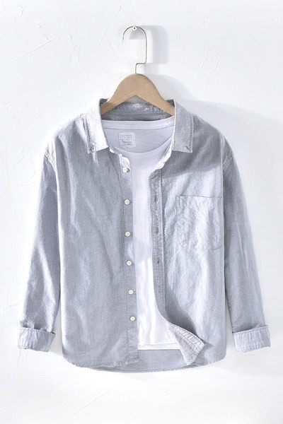 Ежедневна мъжка риза в широк модел със страничен джоб