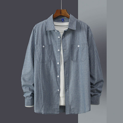 Мъжка раирана риза с дълъг ръкав джоб и копчета 