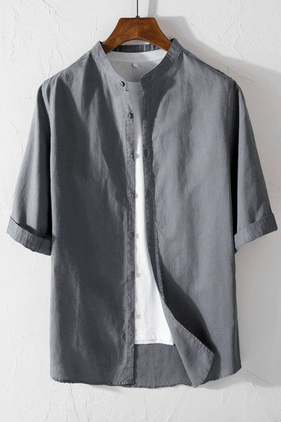 Изчистен модел риза с ниска яка и 3/4 ръкав