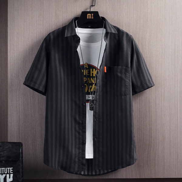 Мъжка риза на райета с къс ръкав джоб и копчета 