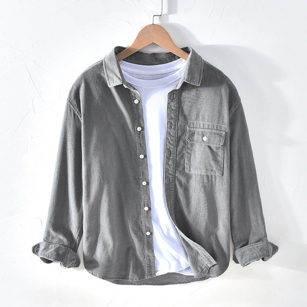 Памучна мъжка риза в класически модел с дълги ръкави и страничен джоб 