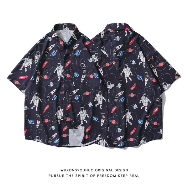 Мъжка черна риза с апликация космонавт 