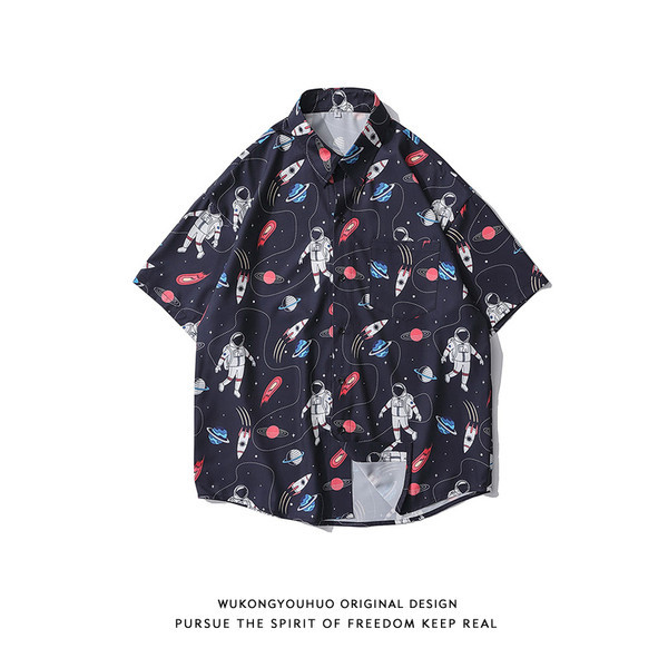 Мъжка черна риза с апликация космонавт 