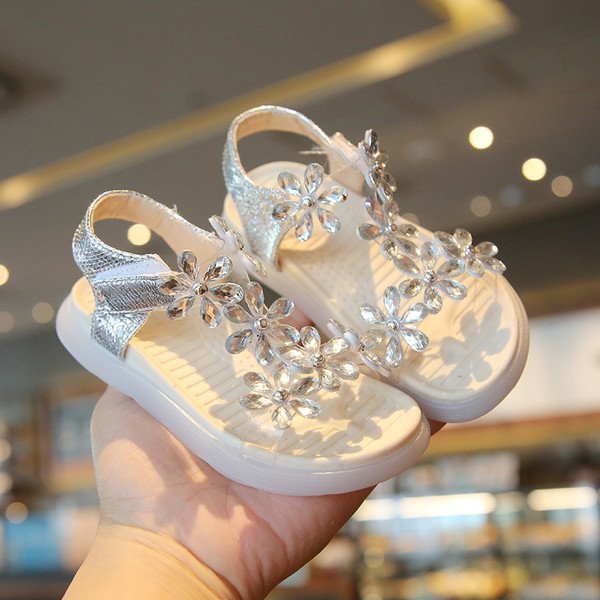 Нов модел детски сандали с 3D цветя за момичета