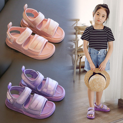 Ежедневни сандали с велкро закопчаване и равна подметка 