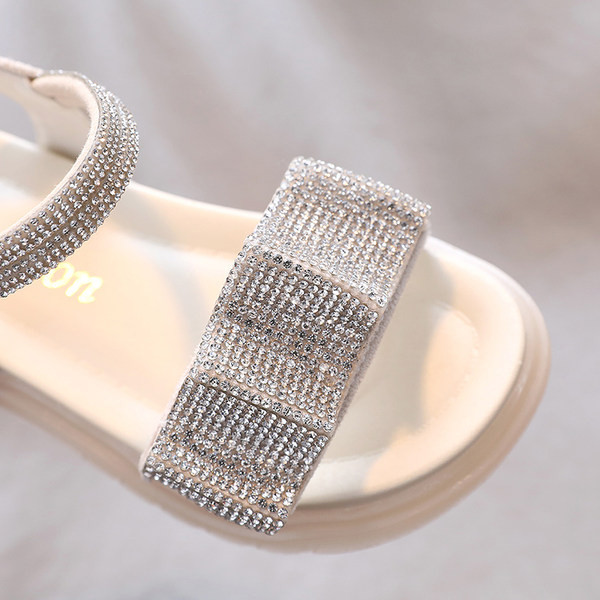 Модерни летни сандали с декорация камъни