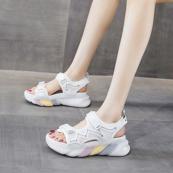 Нов модел летни сандали с висока груба подметка