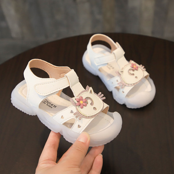 Детски модерни сандали подходящи за момичета в два цвята