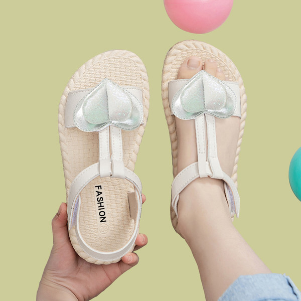 Детски сандали за момичета с 3D елемент сърце