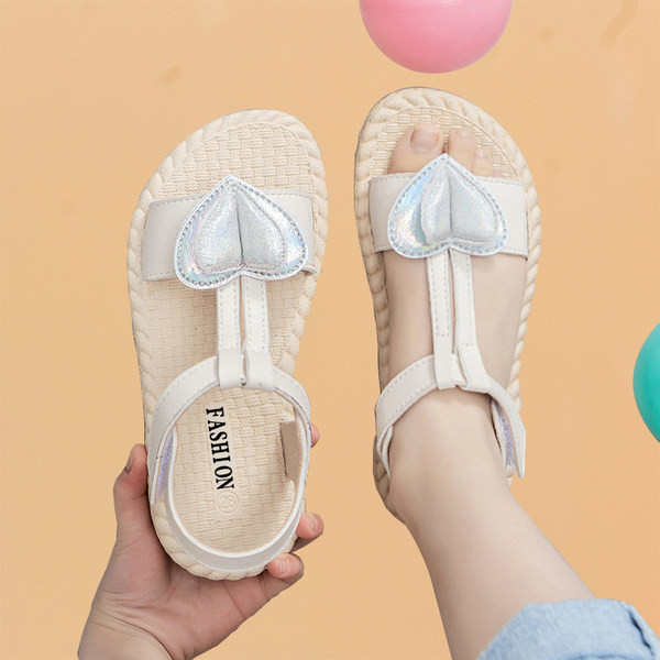 Детски сандали за момичета с 3D елемент сърце